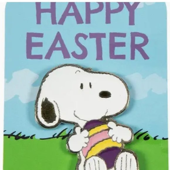 Snoopy Happy Easter Brooch - Picture 1 of 2